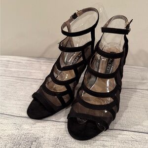 Rialto Robby Strappy black suede Dress Sandals/size 6